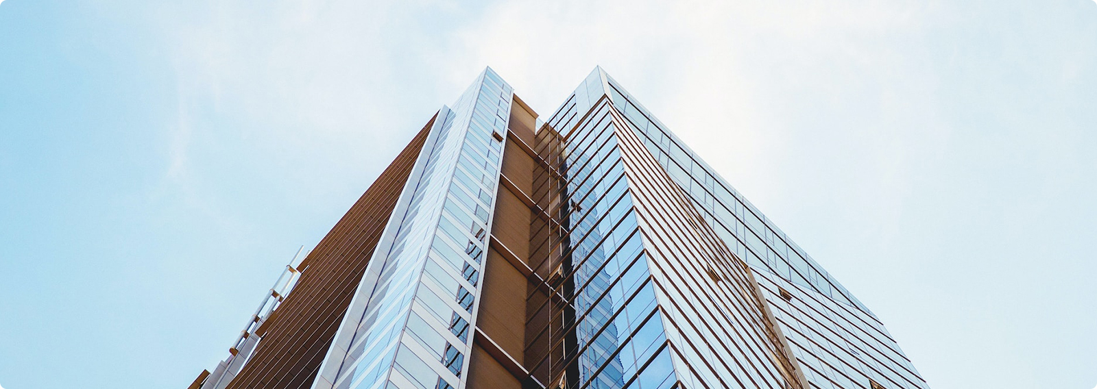 三槐公司有二十多年的发展历史，是一家集研发、生产制造、贸易于一体的跨地区、跨行业公司，旗下有尼日利亚奥贡广东自贸区和旺包装印刷有限公司。南通市通州区三槐机械制造有限公司是三槐公司的下属公司，以机械产品生产制造为主体，专注于包装机械产品的开发和生产制造，主要生产日化机械、制药机械、包装机械、食品机械和各类不锈钢产品。主要产品:自动化铝塑复合包装软管及自动化塑料包装软管制管生产线、包装软管印刷机、包装软管钻孔封...