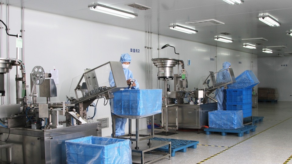 朝鲜工厂购买我司两条全自动制管整线和1000L制膏机等设备